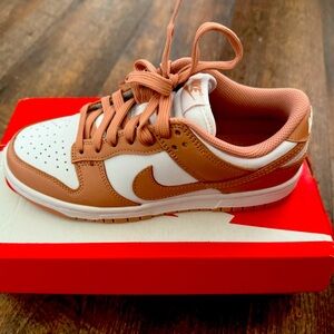 Nike Dunk Low  size 6.5